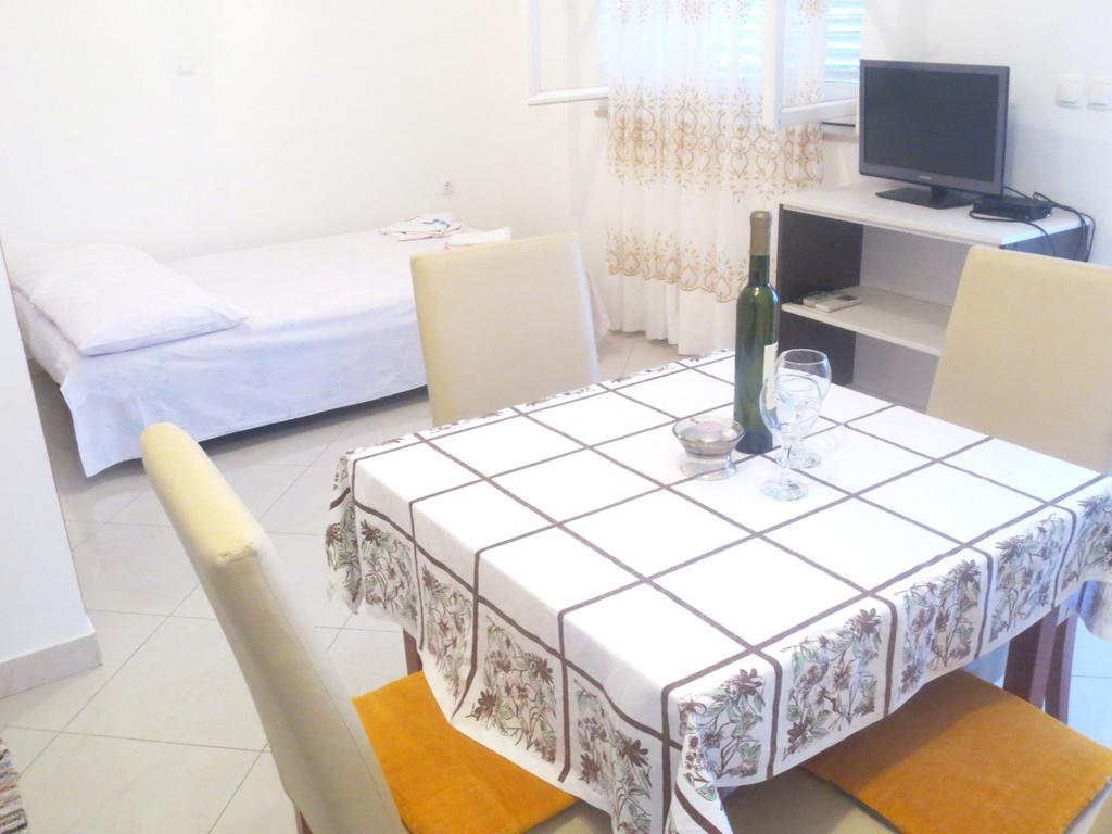Apartments Toncic Lumbarda Zewnętrze zdjęcie